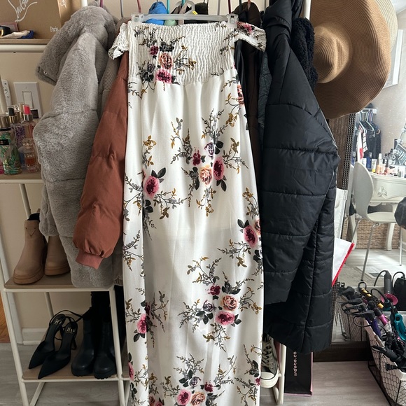 Off-Shoulder Dress - Picture 4 of 4